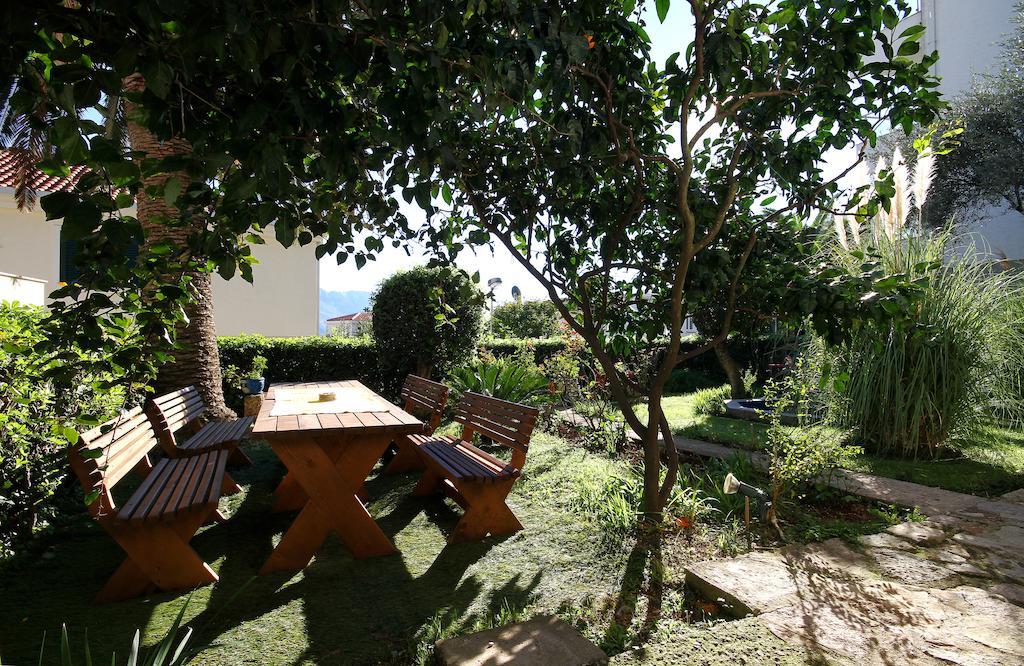 Guesthouse Bmb Bagaric Budva Exteriör bild