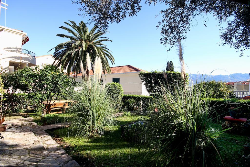Guesthouse Bmb Bagaric Budva Rum bild