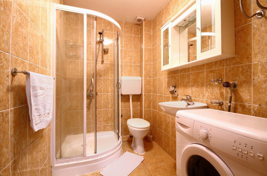 Guesthouse Bmb Bagaric Budva Rum bild